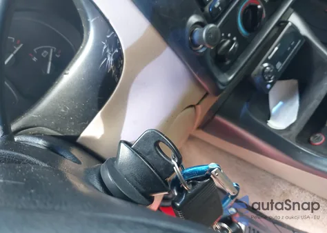 2000 Ford Explorer Xlt from USA, damaged, VIN 1FMZU63E1YZA28642